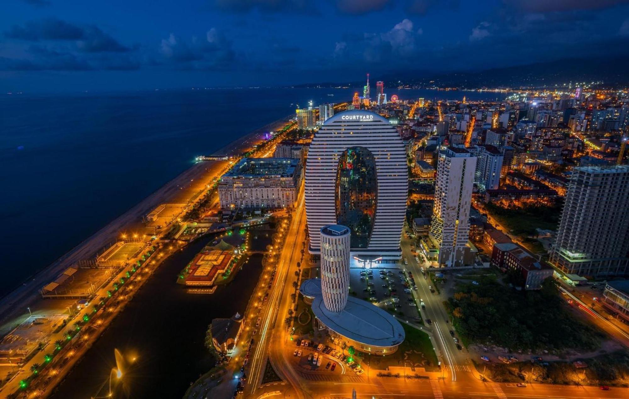 Alliance Palace Aparthotel By Marriott บาทูมิ ภายนอก รูปภาพ